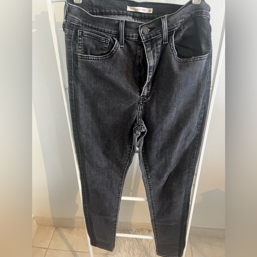 Levi’s mile high skinny size 30